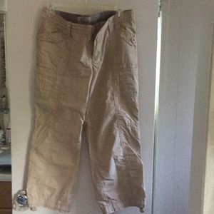 Cargo Capri pants